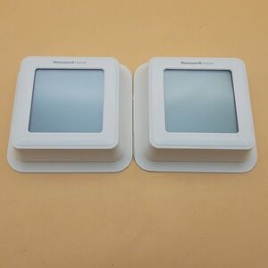 Lot Of 2 Honeywell Home T5 Touchscreen Programmable Thermostats RTH8560D1002